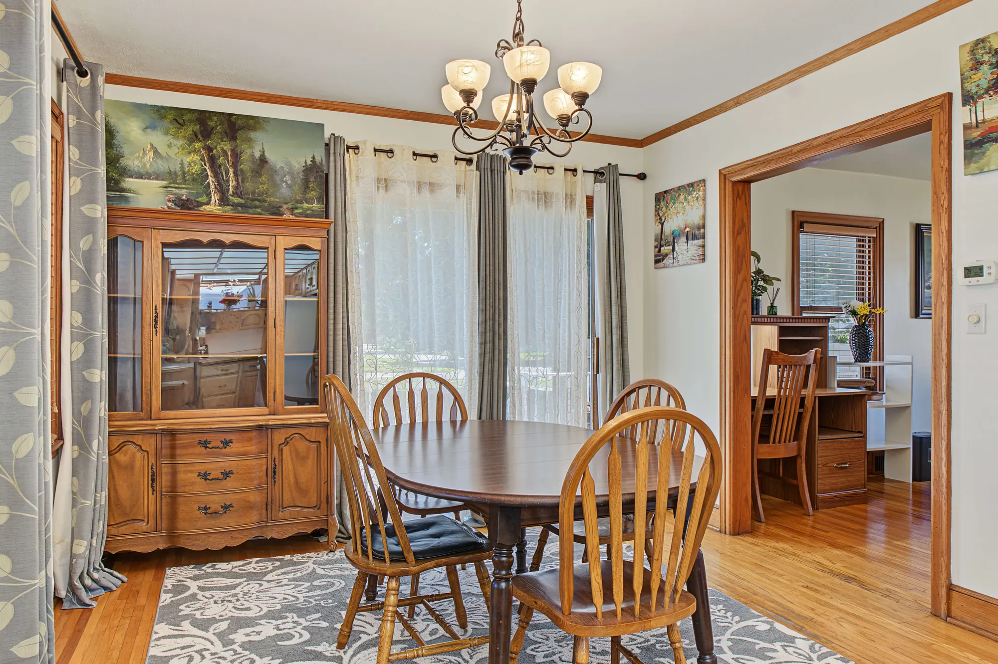 608 9th Street Dining room